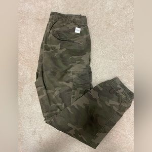 American Eagle camo cargo pants